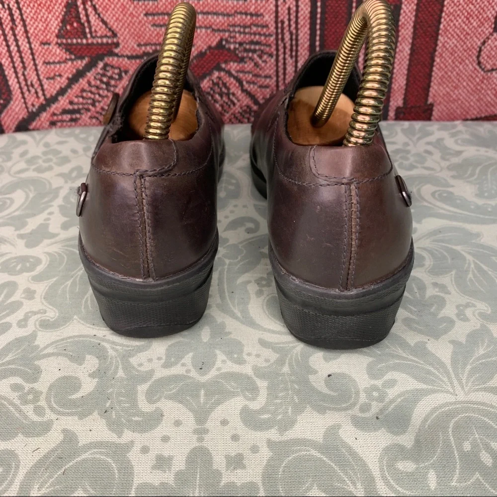Keen Mora Button Slip On Clogs Size 5